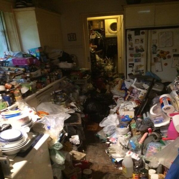 СПОРОЖНЕННЯ ДУЖЕ ЗАВАЛЕНИХ ПРИМІЩЕНЬ